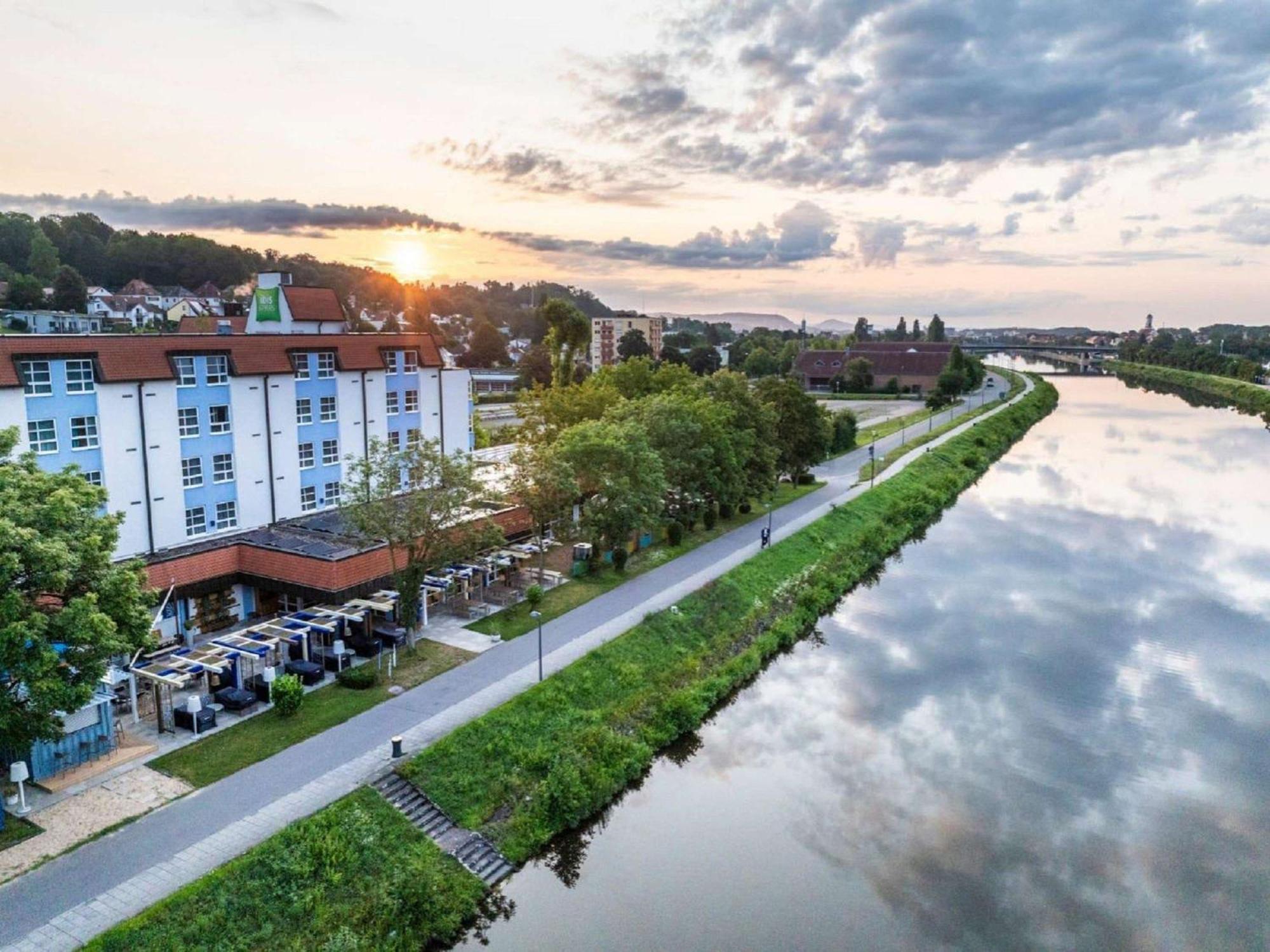 Ibis Styles Regensburg Hotel Exterior photo