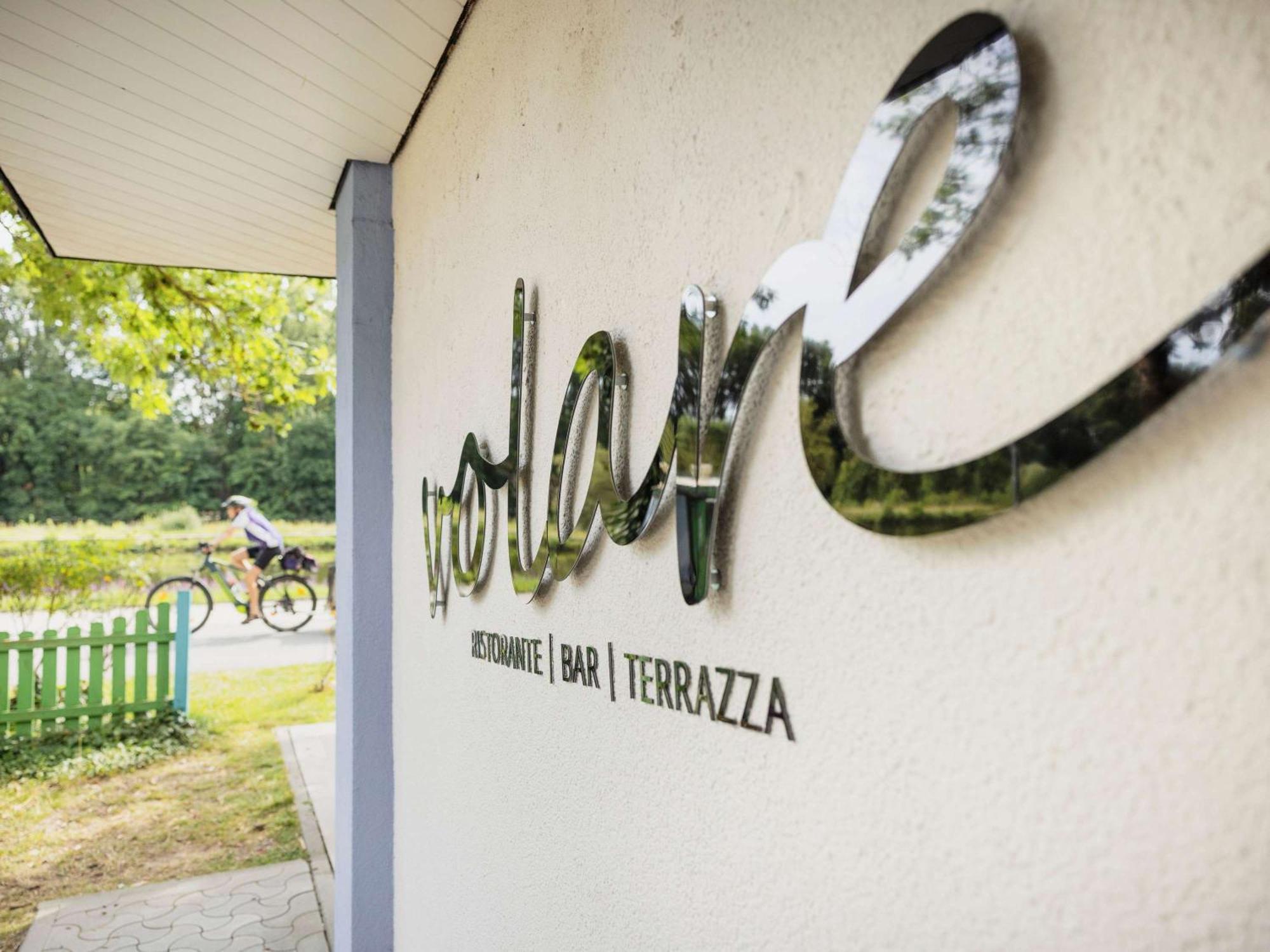 Ibis Styles Regensburg Hotel Exterior photo